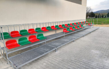 Trybuna stadionowa z podestem2