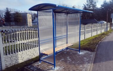 Komorowy poliwęglan w budowie wiat przystankowych